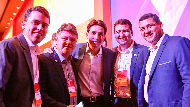 Prefeito Vinícius Marques participa do XVI Congresso Nacional do PSB, em Brasília