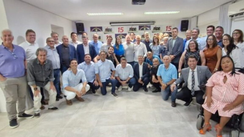 Raul Henry oficializa chapa para a reeleição à presidência do MDB-PE