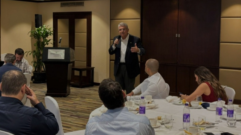 Guilherme Coelho lidera grupo de fruticultores em viagem à China para fortalecer relações comerciais