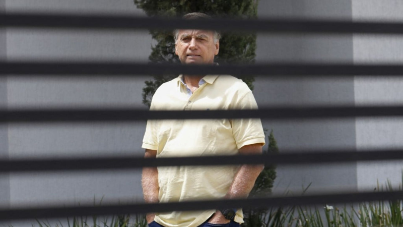 Mudança na dosimetria pode reduzir a condenação de Bolsonaro para dois anos e três meses em regime fechado