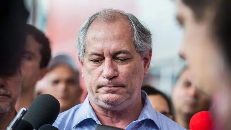 Ciro Gomes desiste da disputa presidencial e deve concorrer ao Governo do Ceará