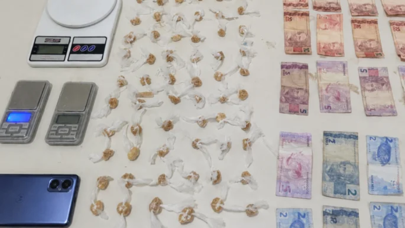 Homem é preso com quase 600 pedras de crack em Juazeiro