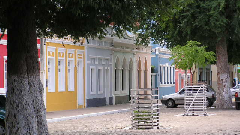 Floresta abre concurso com 432 vagas e salários de até R$ 15 mil
