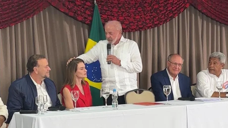 Com 2,3 milhões de votos, Marília Arraes se reúne com Lula para discutir 2º turno