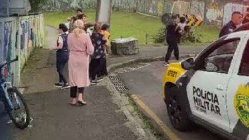 Homem invade creche em Curitiba, faz 13 crianças reféns e é morto pela polícia