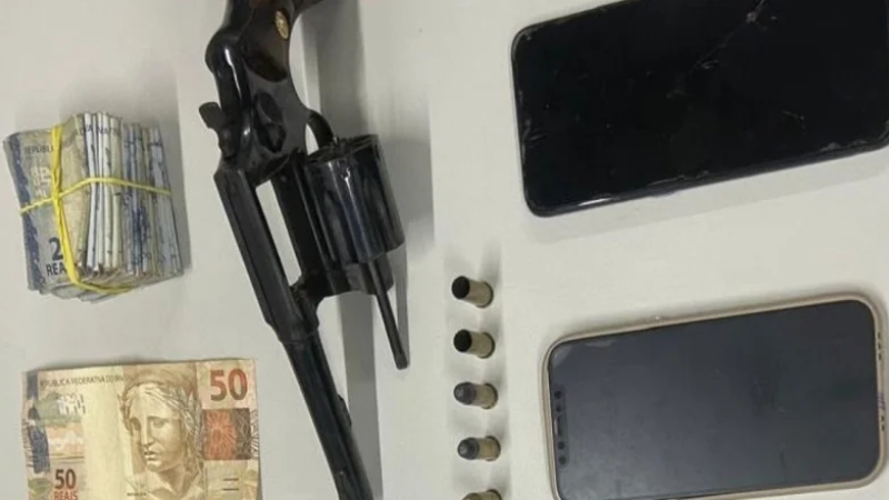 Homem morre após trocar tiros com policiais durante ação em Remanso