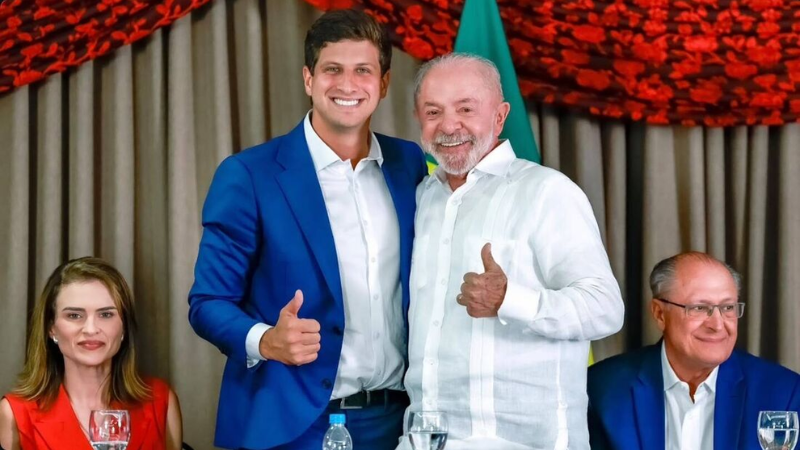 Lula reúne lideranças pernambucanas em Brasília para planejar campanha do segundo turno