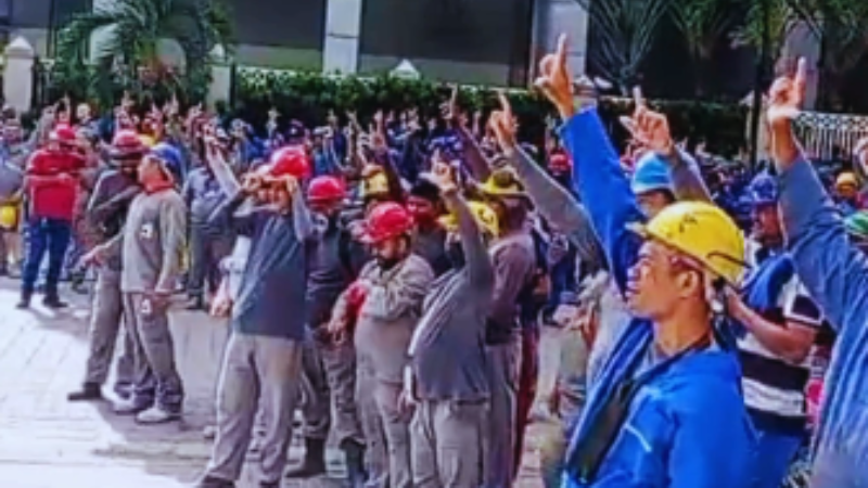 Operários da construção civil protestam em Fortaleza pelo fim da escala 6×1 e reeleição de Lula