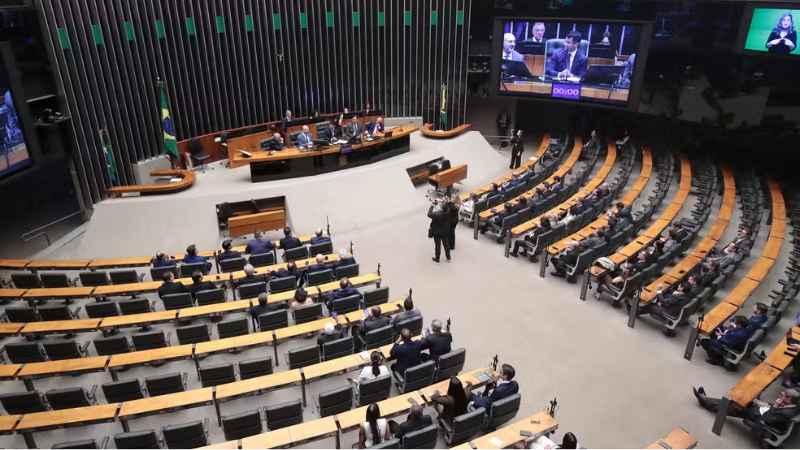 Projeto aprovado pela Câmara prevê que SUS aceite exames feitos na rede privada